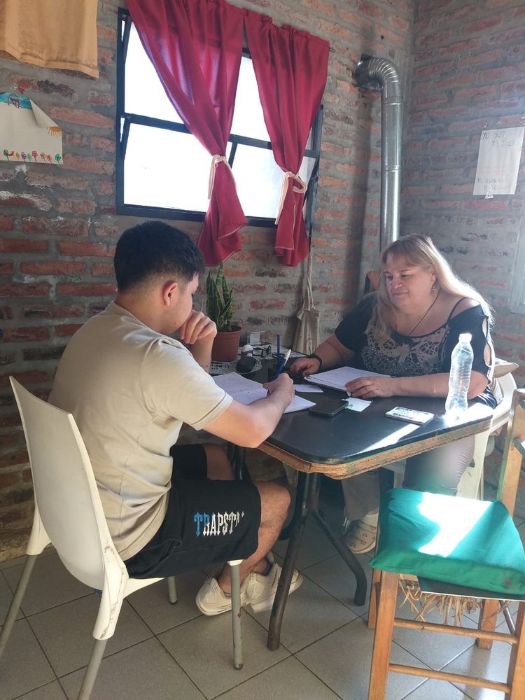 Profe Nora dando una clase particular de Lengua